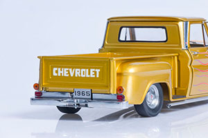 CHEVROLET C-10 STEPSIDE PICK-UP LOWRIDER 1965 METALLIC GOLD — фото 10
