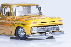 CHEVROLET C-10 STEPSIDE PICK-UP LOWRIDER 1965 METALLIC GOLD — фото 11