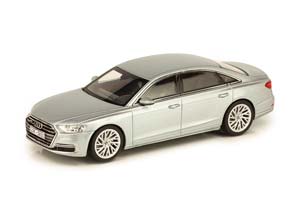 AUDI A8 L 2018 СЕРЕБРИСТЫЙ