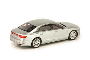 AUDI A8 L 2018 СЕРЕБРИСТЫЙ — фото 2