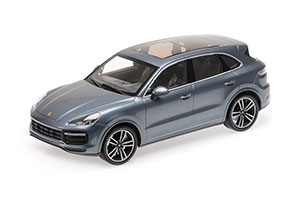 PORSCHE CAYENNE TURBO S 2017 BLUE
