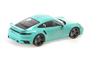 PORSCHE 911 (992) TURBO S COUPE SPORT DESIGN - 2021 - GREEN — фото 2