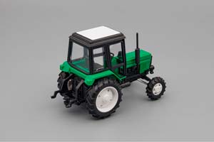 TRACTOR MTZ-82 (USSR RUSSIA) GREEN BLACK | ТРАКТОР МТЗ-82 ЗЕЛЕНЫЙ/ЧЕРНЫЙ (ПЛАСТИК) — фото 2