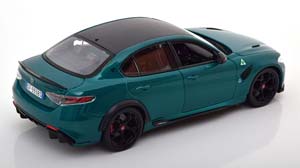 ALFA ROMEO GIULIA GTA 2020 GREEN METALLIC — фото 2