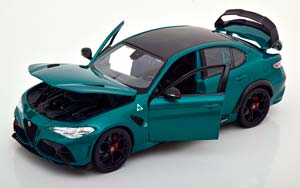 ALFA ROMEO GIULIA GTAM 2020 GREEN METALLIC — фото 3