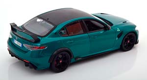 ALFA ROMEO GIULIA GTAM 2020 GREEN METALLIC — фото 2
