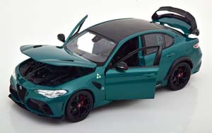 ALFA ROMEO GIULIA GTAM 2020 GREEN METALLIC — фото 3