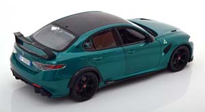 ALFA ROMEO GIULIA GTAM 2020 GREEN METALLIC — фото 2