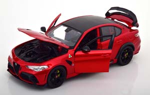 ALFA ROMEO GIULIA GTAM 2020 RED METALLIC — фото 3