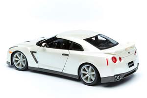 NISSAN GT-R PEARL WHITE / НИССАН ГТ-Р БЕЛЫЙ — фото 2