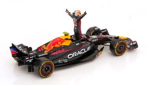 RED BULL RB19 DRIVER: PEREZ 2023 WITH FIGURINE — фото 2
