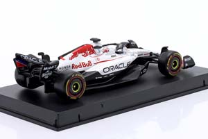 RED BULL RB21 MAX VERSTAPPEN #1 WINNER JAPAN GP 2025 (С БОКСОМ) — фото 2