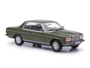 MERCEDES 280CE C123 COUPE 1980 DARK GREEN METALLIC — фото 3