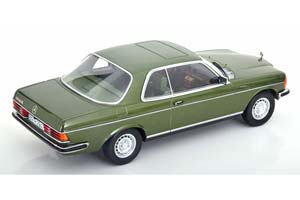 MERCEDES 280CE C123 COUPE 1980 DARK GREEN METALLIC — фото 2
