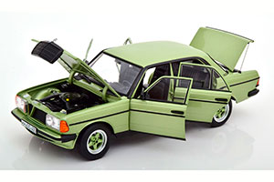 MERCEDES W123 200 AMG 1984 SILVER GREEN METALLIC — фото 3