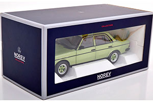MERCEDES W123 200 AMG 1984 SILVER GREEN METALLIC — фото 4
