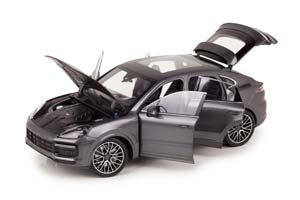 PORSCHE CAYENNE COUPE TURBO 2019 DARK GREY METALLIC — фото 4