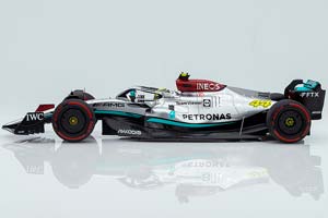 MERCEDES-AMG W13 E PETRONAS F1 3° GP BAHRAIN SAKHIR 2022 LEWIS HAMILTON / MERCEDES-AMG W13 E PETRONAS F1 3° ГРАН-ПРИ БАХРЕЙНА САХИР 2022 ЛЬЮИС ХЭМИЛТОН — фото 3