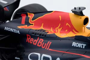 RED BULL RB19 HONDA RBPT ORACLE F1 SIEGER GP BAHRAIN 2023 MAX VERSTAPPEN (С АКРИЛОВЫМ БОКСОМ) — фото 5