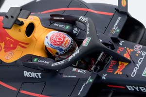RED BULL RB19 HONDA RBPT ORACLE F1 SIEGER GP BAHRAIN 2023 MAX VERSTAPPEN (С АКРИЛОВЫМ БОКСОМ) — фото 6
