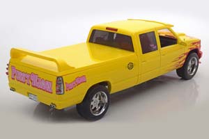 CHEVROLET SILVERADO C 2500 CREW CAB FROM MOVIE KILL BILL 1997 YELLOW — фото 2