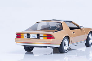 CHEVROLET CAMARO 1982 GOLDEN — фото 10