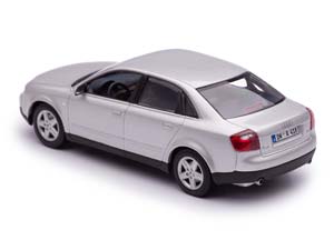 AUDI A4 B6 2000 СЕРЕБРИСТЫЙ — фото 3