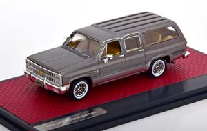 CHEVROLET SUBURBAN 1981 GREYMETALLIC SILVER