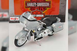 HARLEY DAVIDSON FLTR ROAD GLIDE (2002), SILVER