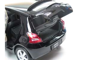 TOYOTA YARIS 2008 ЧЁРНЫЙ — фото 4