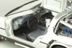 DELOREAN DMC-12 BACK TO THE FUTURE PART 1-3 1985-90 / ДЕЛОРЕАН ДМС-12 НАБОР ИЗ 3-Х МАШИН (ИЗ КИНОФИЛЬМА НАЗАД В БУДУЩЕЕ) — фото 12