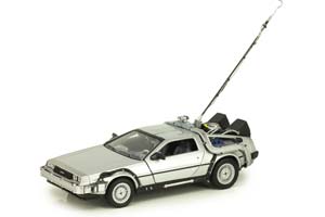 DELOREAN DMC-12 BACK TO THE FUTURE PART 1-3 1985-90 / ДЕЛОРЕАН ДМС-12 НАБОР ИЗ 3-Х МАШИН (ИЗ КИНОФИЛЬМА НАЗАД В БУДУЩЕЕ) — фото 22