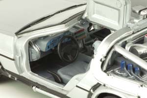 DELOREAN DMC-12 BACK TO THE FUTURE PART 1-3 1985-90 / ДЕЛОРЕАН ДМС-12 НАБОР ИЗ 3-Х МАШИН (ИЗ КИНОФИЛЬМА НАЗАД В БУДУЩЕЕ) — фото 10