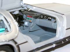 DELOREAN DMC-12 FROM MOVIE BACK TO FUTURE II 1989 GREY (СО СКЛАДЫВАЮЩИМИСЯ КОЛЕСАМИ) — фото 16