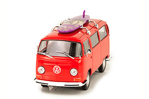 VW VOLKSWAGEN BUS T2 1972 RED WITH SURF BOARD — фото 4