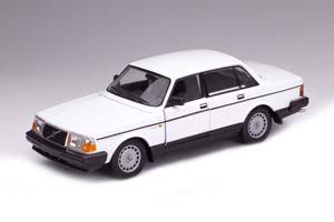 VOLVO 240 GL 1972 WHITE