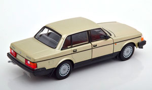 VOLVO 240 GL SALOON LIGHTGOLD — фото 2