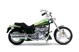HARLEY-DAVIDSON FXSTDSE CVO 2004 GREEN METALLIC — фото 4
