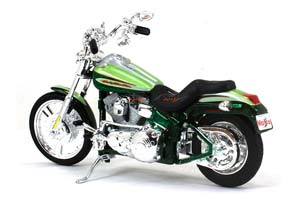 HARLEY-DAVIDSON FXSTDSE CVO 2004 GREEN METALLIC — фото 5