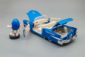 CADILLAC ELDORADO WITH M&M FIGURE (1956), BLUE — фото 4