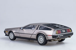 DELOREAN DMC COUPE 1981 STEEL SILVER — фото 4