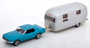 FORD MUSTANG 1968 BLUE METALLIC + КЕМПЕР-ТРЕЙЛЕР AIRSTREAM CARAVAN