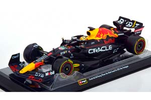 RED BULL F1 RB18 TEAM ORACLE RED BULL RACING #1 WORLD CHAMPION SEASON (2022) MAX VERSTAPPEN - WITH PILOT AND SHOWCASE, MATT BLUE YELLOW RED