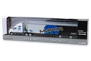 KENWORTH T2000 СЕДЕЛЬНЫЙ ТЯГАЧ С ПОЛУПРИЦЕПОМ MOPAR TRANSPORTER 2018 (ДЛИНА 35-40 СМ) — фото 2