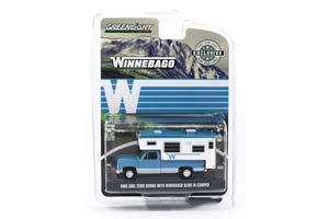 GMC SIERRA 2500 WINNEBAGO CAMPER 1985 LIGHT BLUE & FROST WHITE (ДЛИНА МОДЕЛИ 6-10 СМ) — фото 2