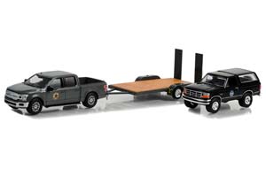 FORD F-150 MONTANA LIVESTOCK ASSOCIATION 2018 С ПРИЦЕПОМ-АВТОВОЗОМ И FORD BRONCO MONTANA LIVESTOCK ASSOCIATION 1992 (ИЗ Т/С ЙЕЛЛОУСТОУН) НАБОР (ДЛИНА МОДЕЛИ 6-10 СМ)