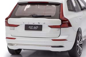 VOLVO XC60 RECHARGE 2017 БЕЛЫЙ — фото 11