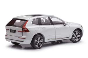VOLVO XC60 RECHARGE 2017 БЕЛЫЙ — фото 2