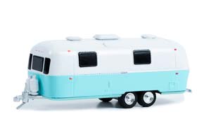 TRAILER / КЕМПЕР AIRSTREAM DOUBLE-AXLE LAND YACHT SAFARI CUSTOM 1971 WHITE AND SEAFOAM (ДЛИНА МОДЕЛИ 6-10 СМ)