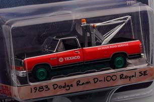 DODGE RAM D-100 ROYAL SE ЭВАКУАТОР "TEXACO" 1983 RED/BLACK (GREENLIGHT!!!) (ДЛИНА МОДЕЛИ 6-10 СМ) — фото 2